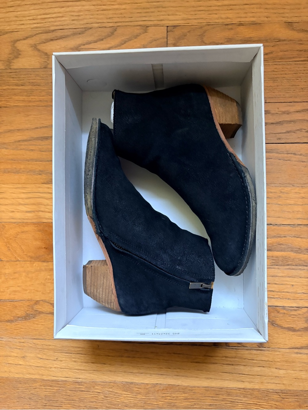 Clarks Size 7 Black Suede Ankle Boots